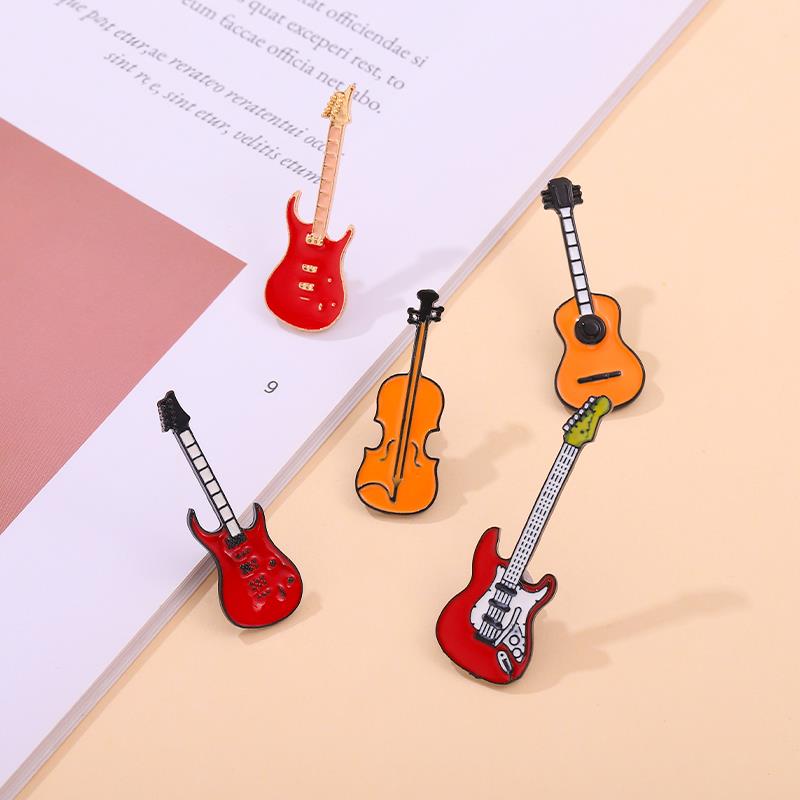 Pins Custom Bass Guitar Brooch - Musical Instruments Cartoon 评论和价格