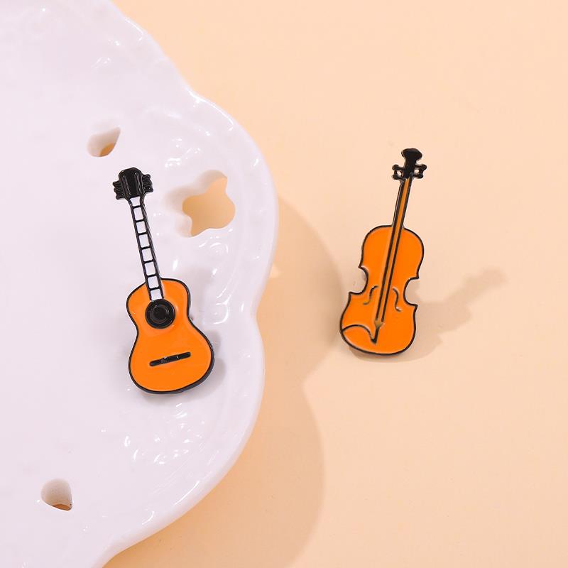 Pins Custom Bass Guitar Brooch - Musical Instruments Cartoon 评论和价格
